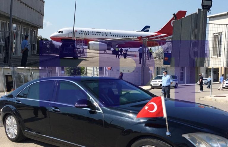 Αλεξανδρούπολη: Στο αεροδρόμιο “ΔΗΜΟΚΡΙΤΟΣ” προσγειώθηκε ο Μεβλούτ Τσαβούσογλου