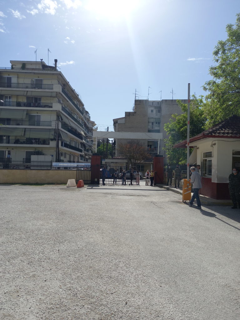 Μεγάλη προσέλευση στο νέο εμβολιαστικό κέντρο της Λάρισας