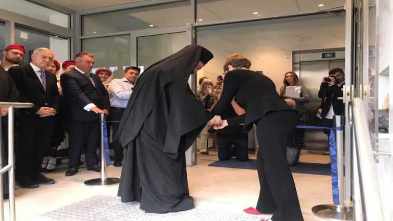 Ο Αρχιεπίσκοπος Μακάριος εγκαινίασε το νέο “σπίτι” των Καστελλοριζιών στο Σύδνεϋ (εικόνες)