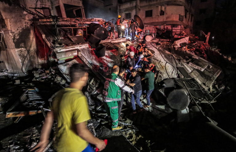 Η πιο αιματηρή νύχτα στον κύκλο βίας της Μ. Ανατολής – 30 νεκροί στη Γάζα