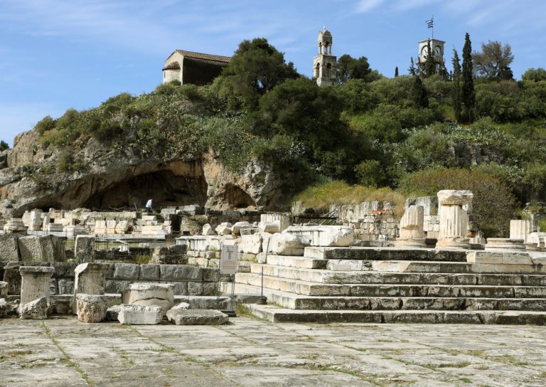 Αυτοψία της ΕΡΤ στον αρχαιολογικό χώρο της Ελευσίνας (video)