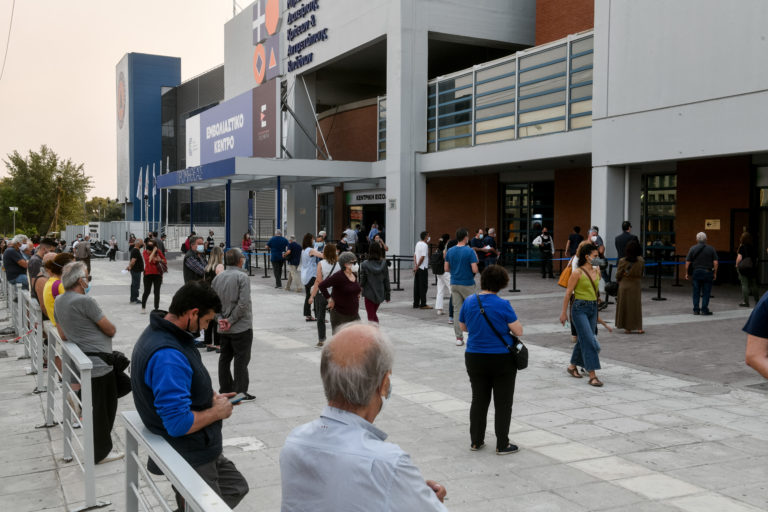 Εμβολιασμοί: Ανοίγει ο δρόμος για παιδιά και εφήβους (video)