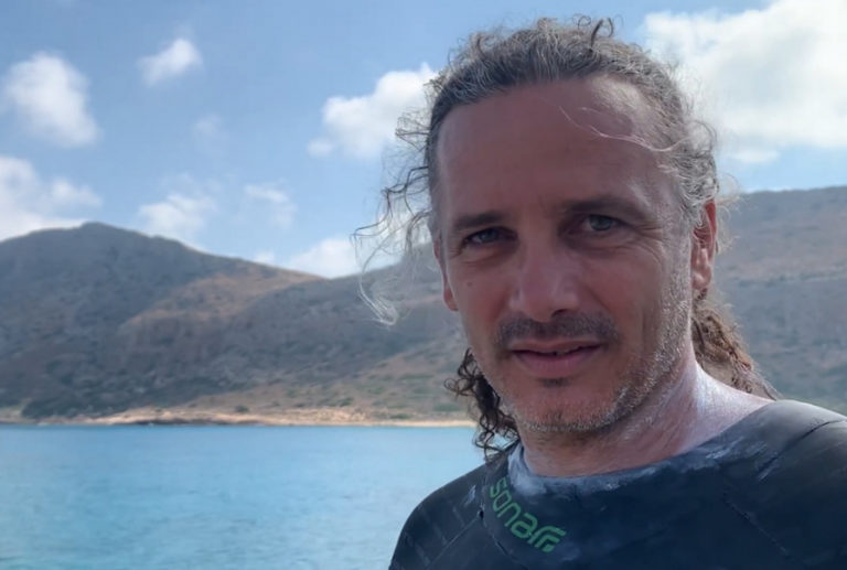 Χανιά: Αθλητής τριάθλου θα διασχίσει όλη την Κρήτη για τη στήριξη παιδιών με αναπηρία
