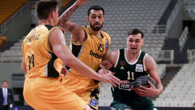 O Παναθηναϊκός νίκησε 78-71 την ΑΕΚ και πέρασε με 3-1 νίκες στους τελικούς