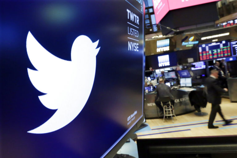 Η Μόσχα ζητά από Facebook και Twitter να εγκαταστήσουν βάσεις δεδομένων στη Ρωσία έως τον Ιούλιο