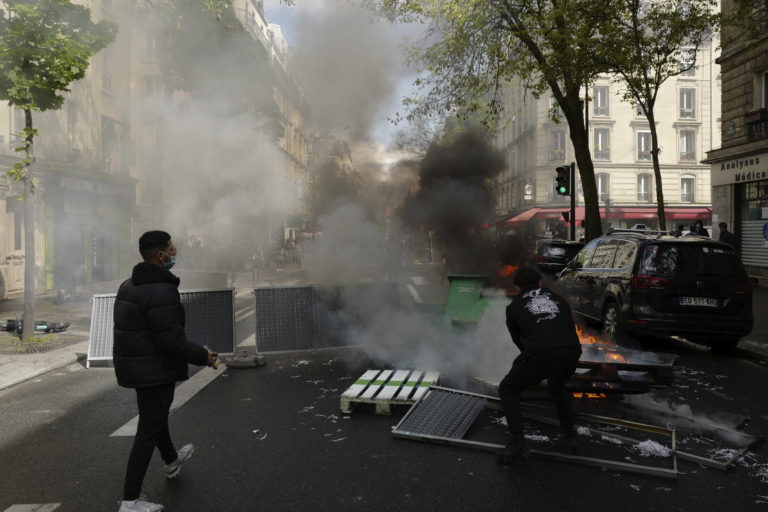 Παρίσι: Συγκρούσεις αστυνομίας με διαδηλωτές υπέρ των Παλαιστινίων