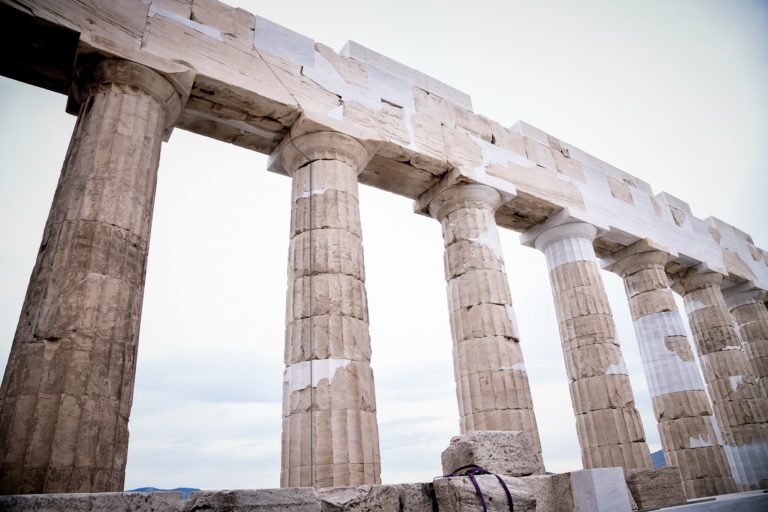 Κ.Α.Σ: Ναι σε φωτογραφίσεις του οίκου Dior σε αρχαιολογικούς χώρους