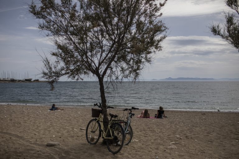 Με υψηλές θερμοκρασίες και αφρικανική σκόνη η Κυριακή του Πάσχα