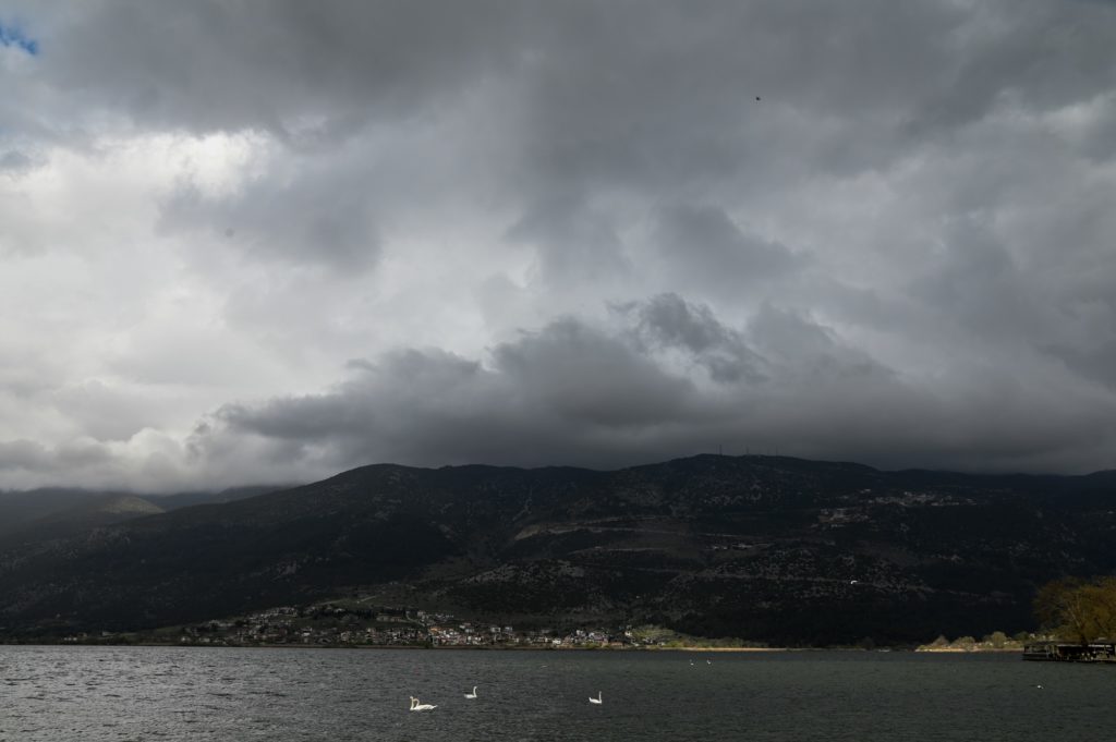 ΕΜΥ: Βροχές και καταιγίδες από το απόγευμα στη Β. Ελλάδα-Πρόσκαιρη επιδείνωση