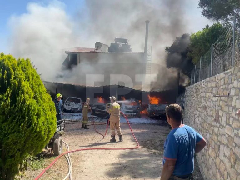 Χίος: Πυρκαγιά σε αυλή σπιτιού στην Καλλιμασιά – Έκαψε 4 αυτοκίνητα και 2 μηχανάκια