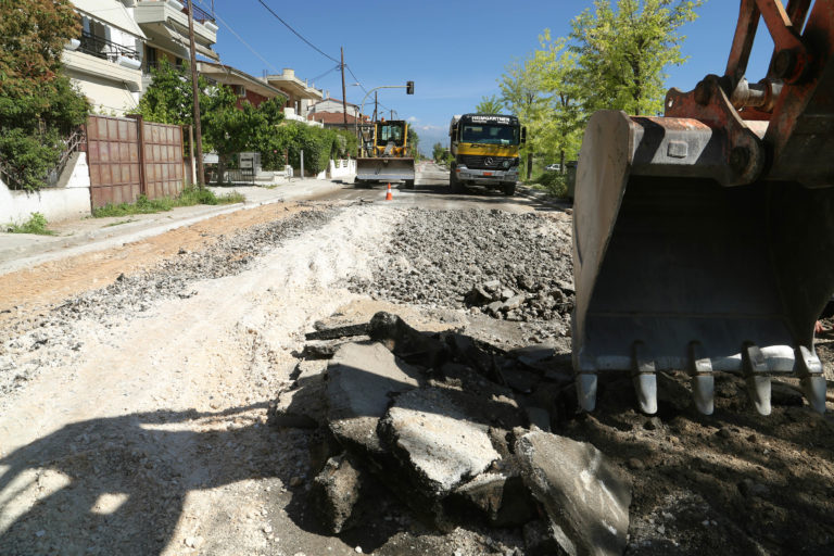 Εργασίες ασφαλτόστρωσης στον δρόμο Γιάννουλης – Φαλάνης