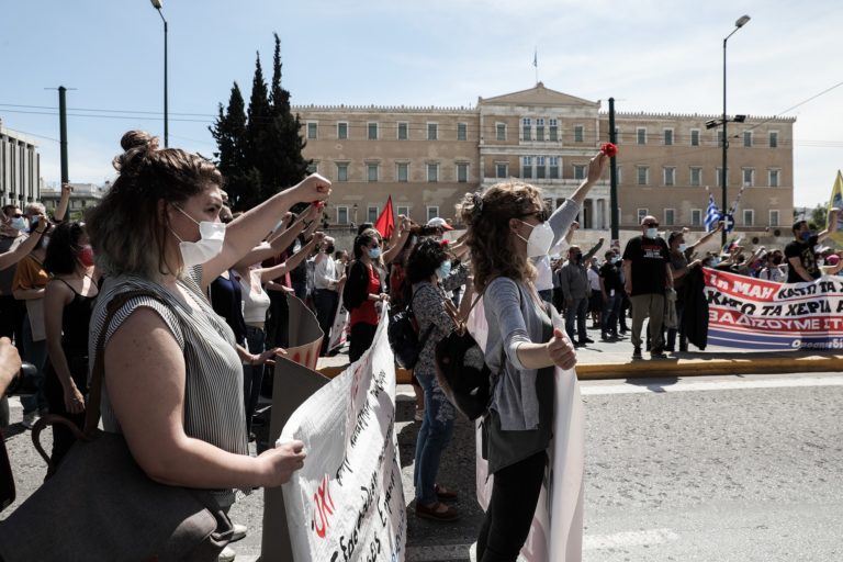 Αντιδρούν με κινητοποιήσεις τα συνδικάτα  στις ρυθμίσεις του ν/σ του Υπ. Εργασίας (video)