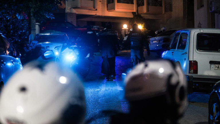 Οργανωμένο έγκλημα: Φάκελο με «ονόματα & διευθύνσεις» παρέδωσε ο Χρυσοχοΐδης στον εισαγγελέα — Η αντίδραση ΣΥΡΙΖΑ-ΠΣ