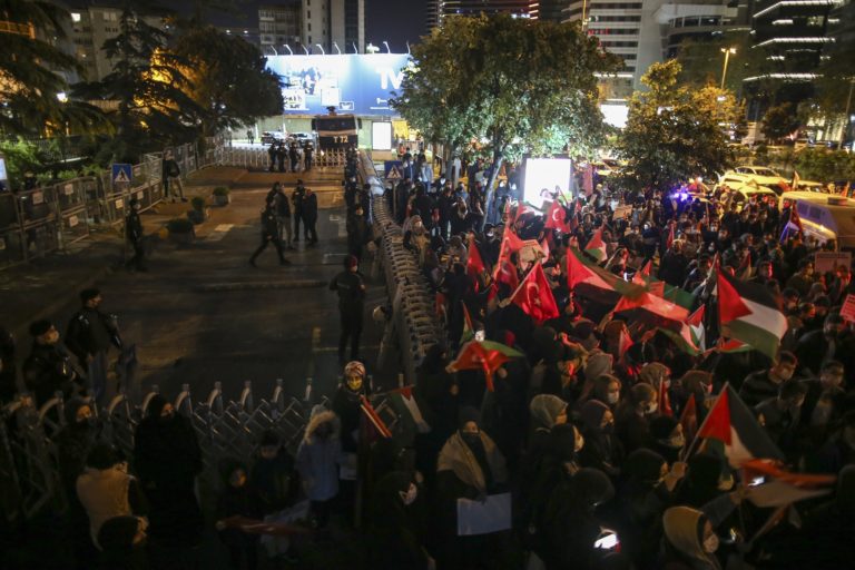 Τουρκία: Διαδηλώσεις κατά του Ισραήλ – Για «απάνθρωπες» επιθέσεις εναντίον των μουσουλμάνων κάνει λόγο ο Ερντογάν