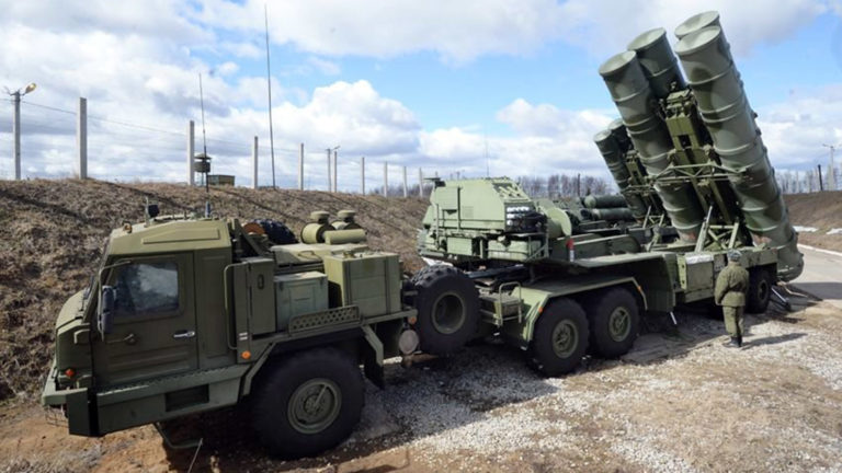 Η Ρωσία αναπτύσσει πυραύλους S-550