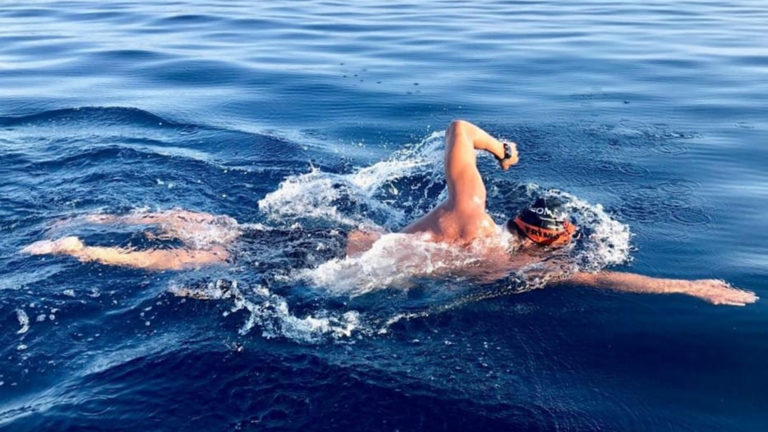 Ρεκόρ Γκίνες για τον Σ. Χρυσικόπουλο — Κολύμπησε πάνω από 250 χλμ σε 7 μέρες (video)
