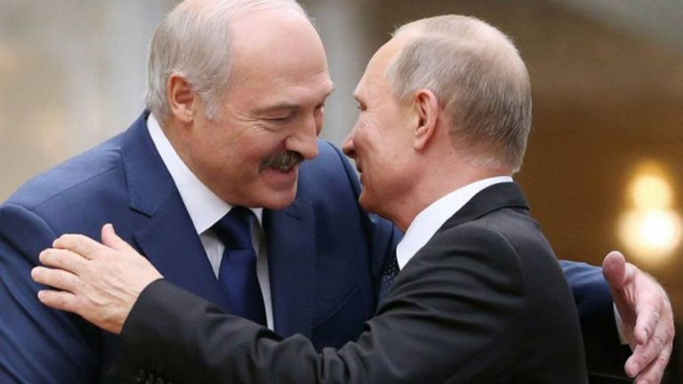 Ο Πούτιν υποδέχεται τον Λουκασένκο – Οι κυρώσεις της ΕΕ στο στόχαστρο