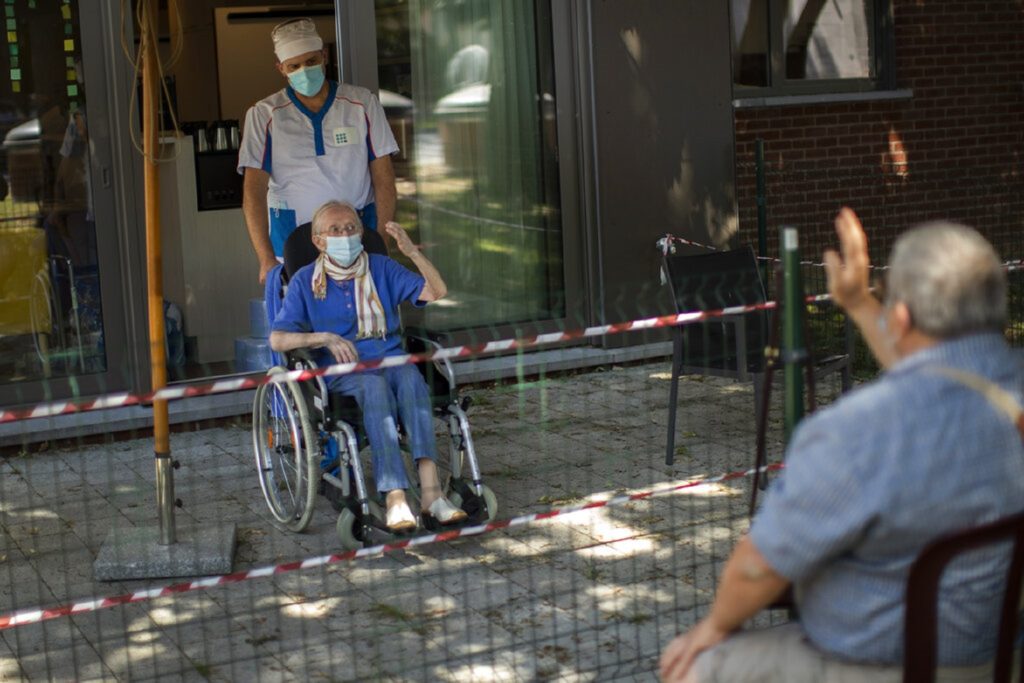 Βέλγιο: Θετικοί στον κορονοϊό οι μισοί ηλικιωμένοι σε κέντρο φροντίδας – Με ήπια συμπτώματα, είχαν εμβολιαστεί