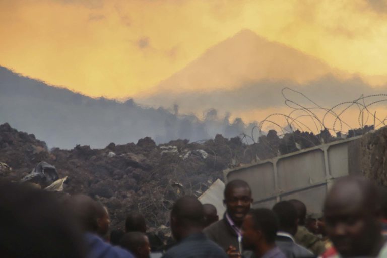 Κονγκό: Η λάβα του Νιραγκόνγκο σταμάτησε στα προάστια της πόλης Γκόμα