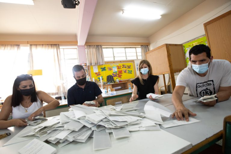 Κύπρος: 63,9% το τελικό ποσοστό των ψηφοφόρων που προσήλθαν στις κάλπες – Στο 36,1% η αποχή