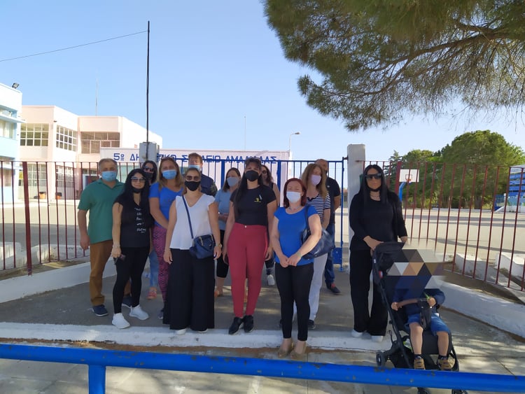 Συγκέντρωση διαμαρτυρίας για τις σχολικές καθαρίστριες στην Αμαλιάδα