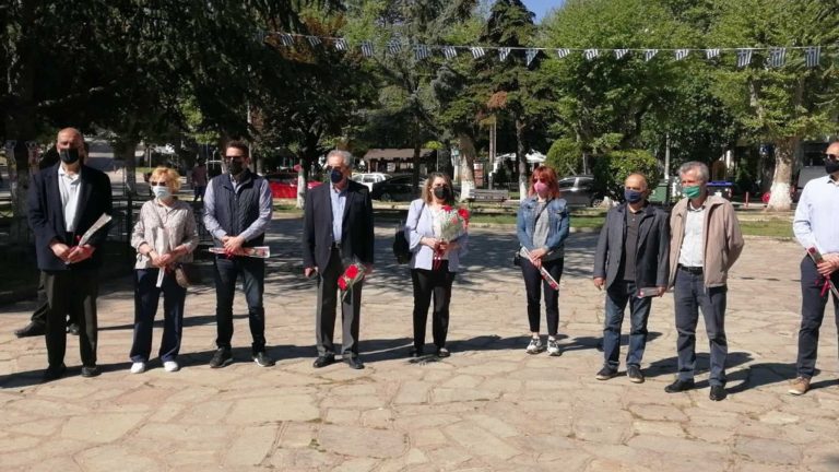 Κατάθεση στεφάνων στην Καστοριά για την Εργατική Πρωτομαγιά