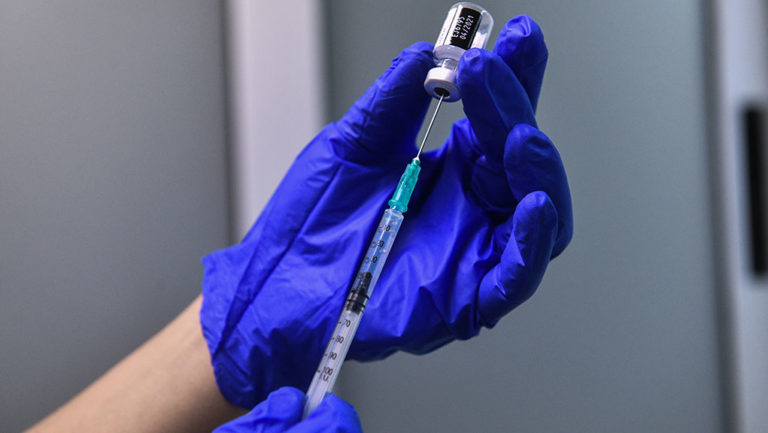 Κέρκυρα: Εμβόλια και της Pfizer στην επιχείρηση “Γαλάζια Ελευθερία”