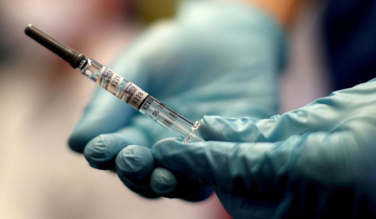 Θα χρειαστούν τελικά ενισχυτικές δόσεις εμβολίου κατά του κορονοϊού; 8 ερωτήσεις και απαντήσεις
