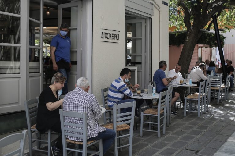 «Αναστήθηκε» η εστίαση μετά από εξάμηνο λοκντάουν (video)