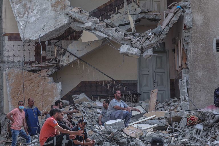 Μ. Μπατσελέτ: Εγκλήματα πολέμου μπορεί να συνιστούν οι αεροπορικές επιδρομές του Ισραήλ στη Γάζα