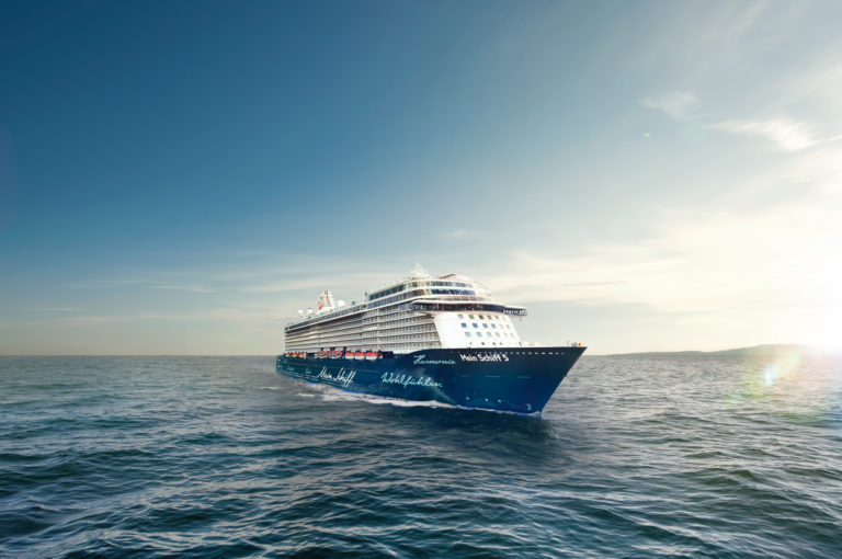 Στο λιμάνι της Σούδας το κρουαζιερόπλοιο «Mein Schiff 5»