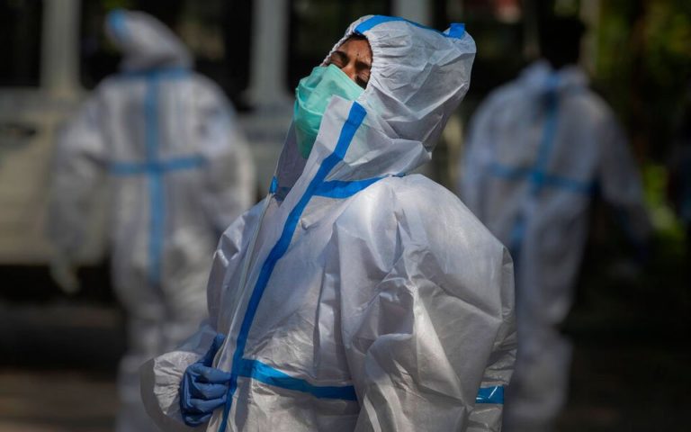 Ανάλυση: Η Ινδία απέναντι στην πανδημία και στον κόσμο