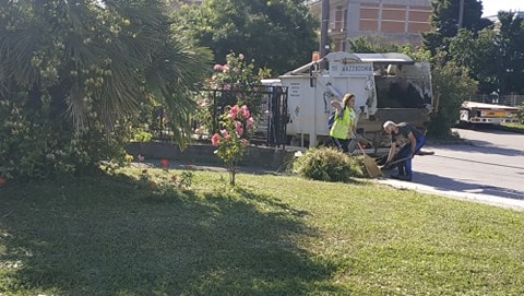 Επιχείρηση καθαριότητας και ευπρεπισμού στους δημόσιους χώρους στη συνοικία Καμινάδων