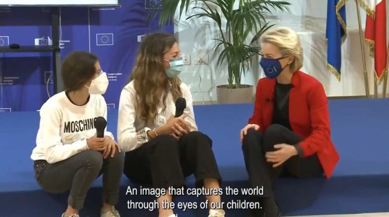 Φον Ντερ Λάιεν: Μήνυμα αισιοδοξίας μέσα από τις μικρές τενίστριες “σύμβολα αντίστασης στην πανδημία”
