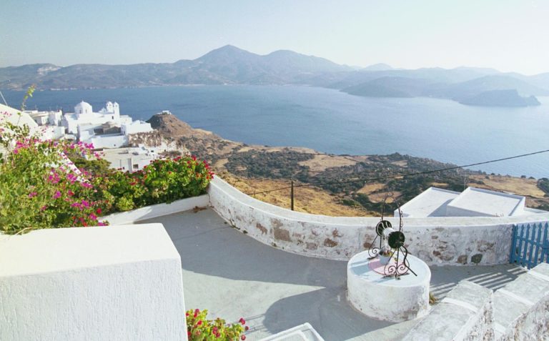 “Ψήφος εμπιστοσύνης” διεθνών ΜΜΕ για την Μήλο