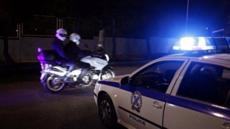 Καταδίωξη οχήματος χωρίς πινακίδες στη γέφυρα Καλυφτάκη – Eξετάζεται αν έχει κάποια σχέση με τη βομβιστική επίθεση στον Πειραιά