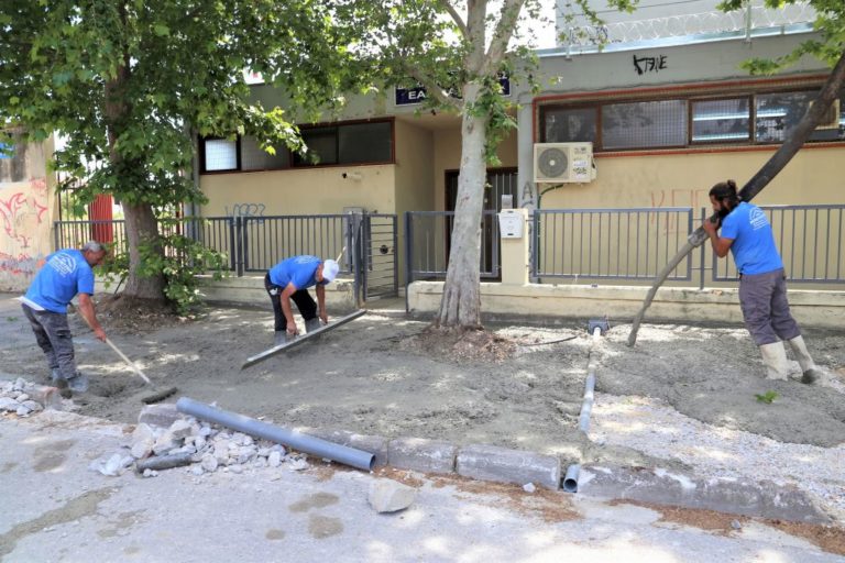 Νέα πεζοδρόμια στη συνοικία Παπασταύρου