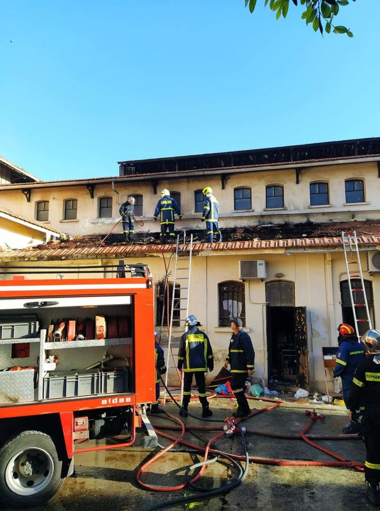 Σοβαρές ζημιές προκάλεσε η πυρκαγιά σε τέσσερα καταστήματα  στη Δημοτική Αγορά Χανίων  – Η παρέμβαση του Δημάρχου (ηχητικό)