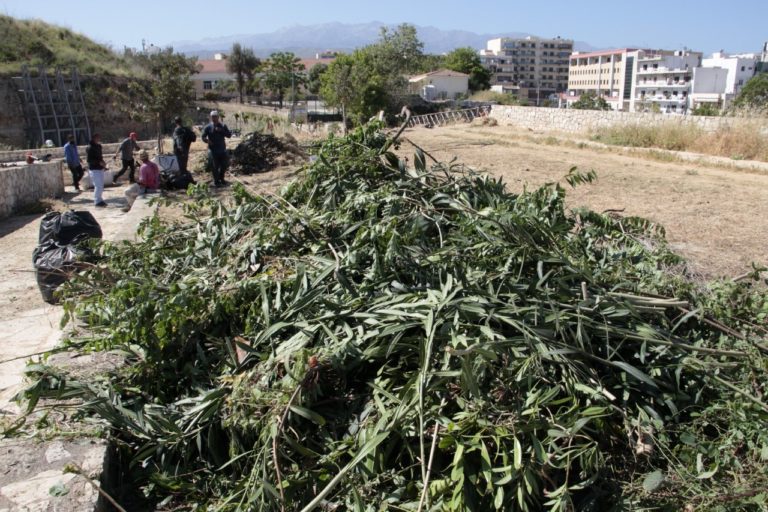 Χανιά: Εργασίες καθαρισμού και αποψίλωσης από τον Δήμο