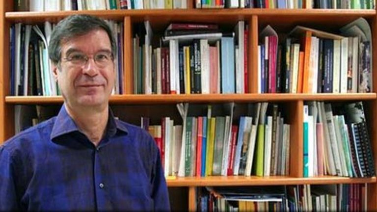 Γ . Τσάκαλος: Εξαντλητική δοκιμασία για εφήβους οι πανελλήνιες εξετάσεις