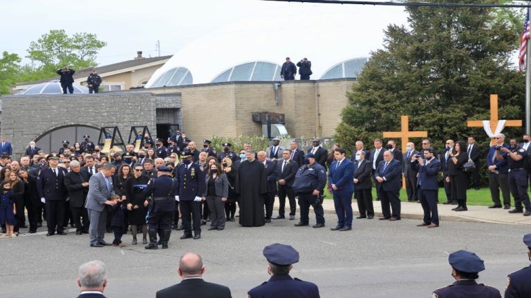ΗΠΑ: Το τελευταίο αντίο στον ομογενή αστυνομικό Αναστάσιο Τσάκο