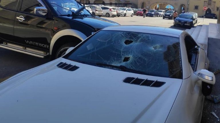 Αστυνομικός έσπασε με βαριοπούλα το αυτοκίνητο του Αστυνομικού Διευθυντή στη Ρόδο