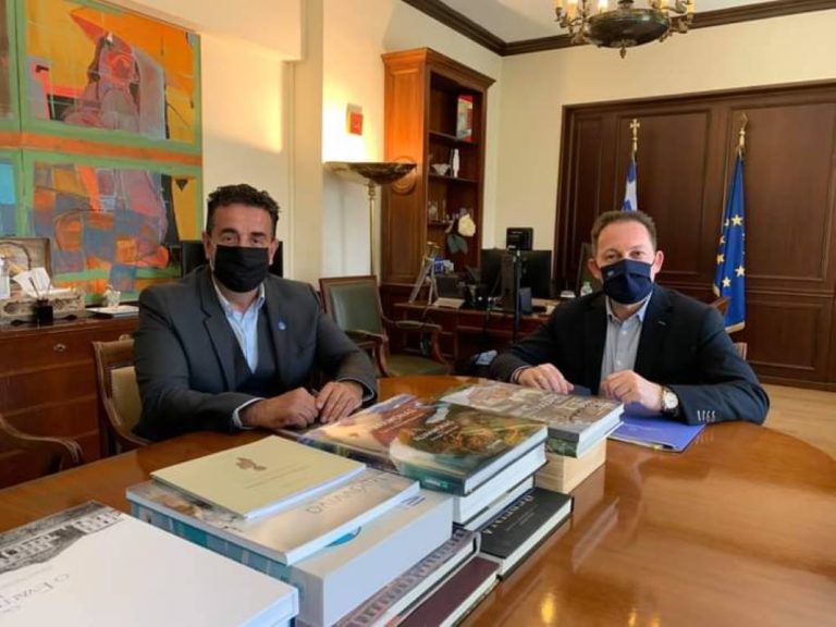 Τον Αναπληρωτή Υπουργό Εσωτερικών Σ. Πέτσα συνάντησε ο δήμαρχος Ναυπλιέων
