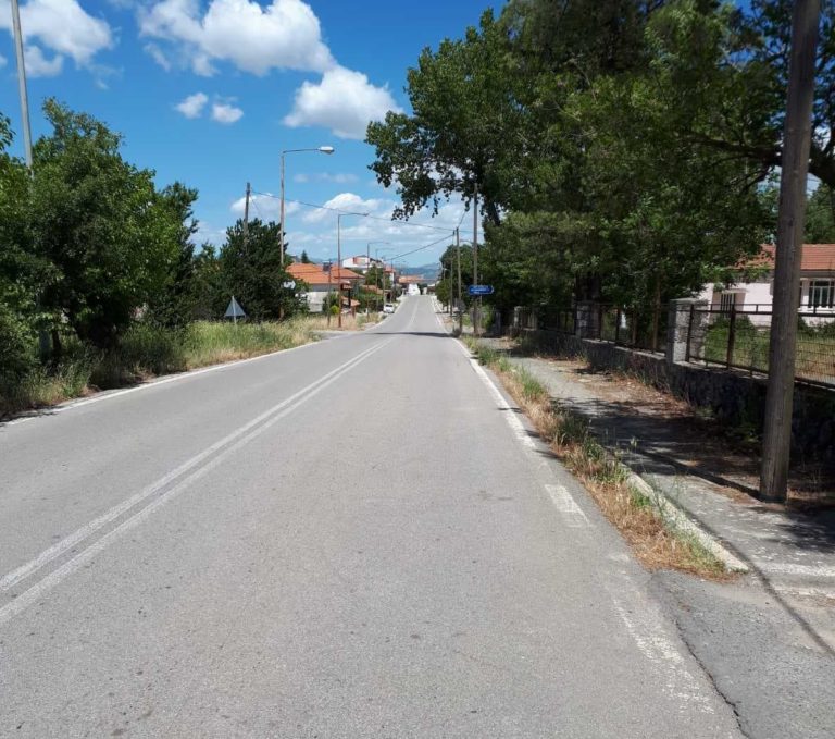 Κατασκευή πεζοδρομίων στα Παραδείσια Μεγαλόπολης