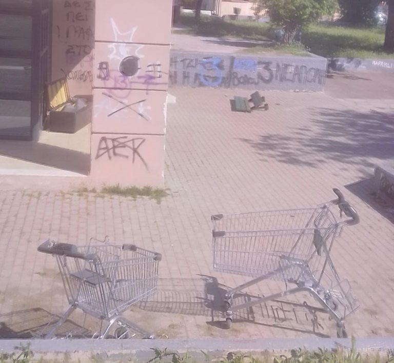 Νεάπολη Βόλου: Βανδαλισμοί δημοσίων και ιδιωτικών κτιρίων