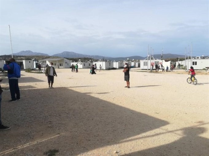 Αποκλιμάκωση της πανδημίας στην κοινότητα – Πολλά κρούσματα σε δομές φιλοξενίας