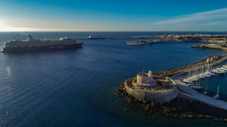 Στη Ρόδο το πρώτο κρουαζιερόπλοιο της σεζόν