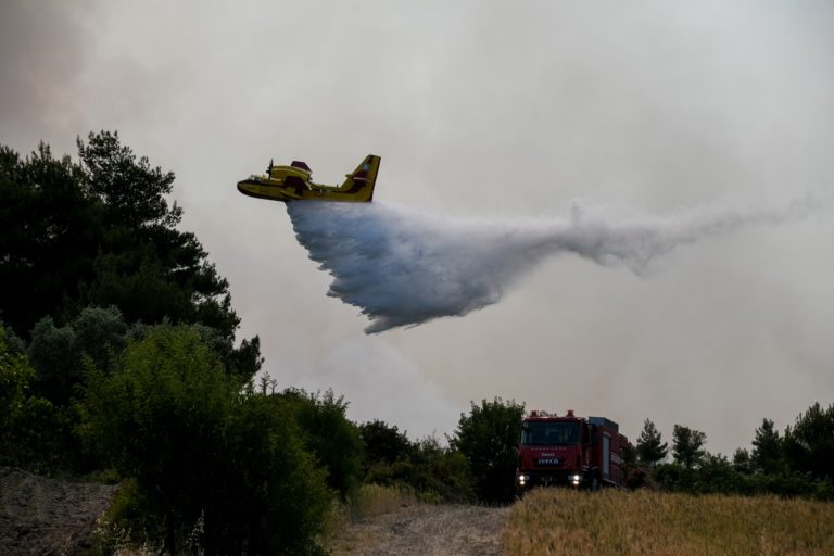 Πυρκαγιά σε Κορινθία και Δυτική Αττική – Αρχηγός Πυροσβεστικής: Ευελπιστούμε σε οριοθέτησή της μέχρι το απόγευμα