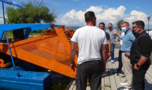 Καστοριά: Ξανά στη λίμνη το μηχάνημα καθαρισμού