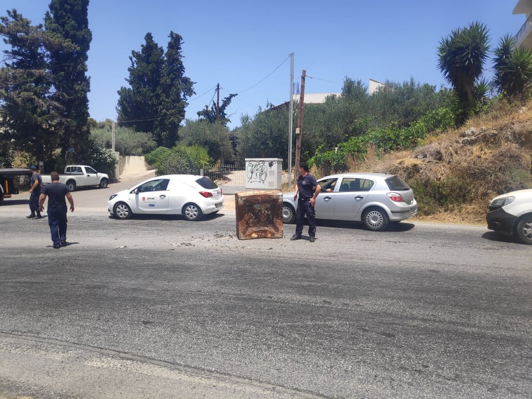 Συναγερμός από πτώση μεταλλικής κατασκευής στον Βλητέ Χανίων (βίντεο – φωτο)